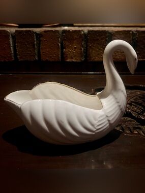 Hankook Korea Bone China Swan Dish